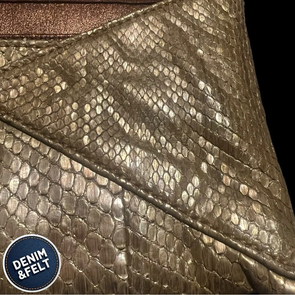 Michael Kors Womens Gold Embossed Reptile Skin Envelope Clutch Bag/Crossbody 🐍 - Picture 9 of 14